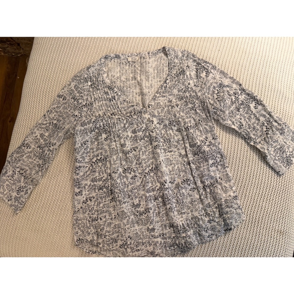 Fat Face United Kingdom Women Blue White Floral Pintuck V-Neck Blouse Size 10